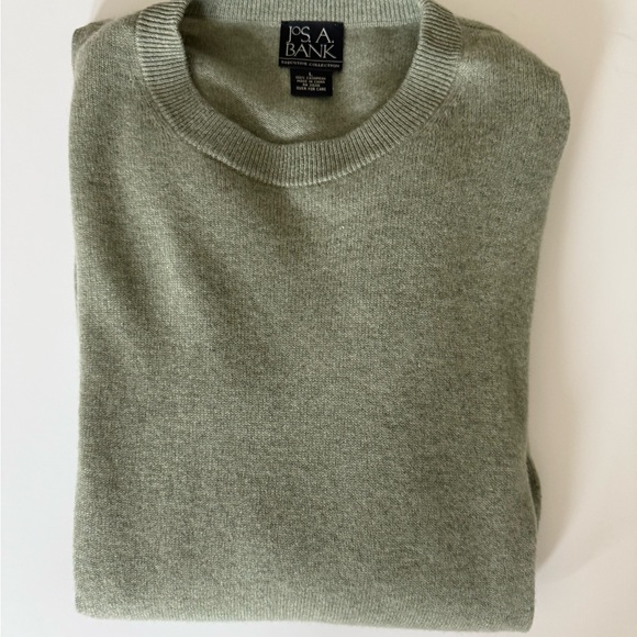 Jos. A. Bank Green Crewneck Sweater with Soft Heathered Texture - Picture 1 of 4